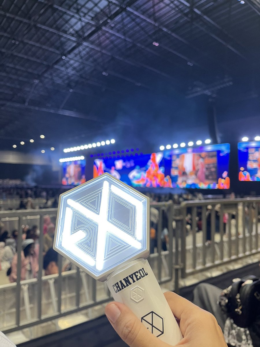 chanbaixian's tweet image. Open rental LS EXO

For exo planet 6 (cod venue)
Ver 3 125k ✅✅✅
Ver 2 100k ✅

Udah sama baterai ya 🙌🏻

Kalo dm eror bisa dm ke tiktok @/rararararaara7 yaa

#wtr #wts #concert #ls #exo #ver3 #konser #lightstick