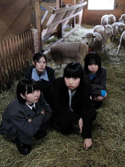 TOWER_Akashi's tweet image. 【No.MEN】

明石店大注目中👀✨

最年少のメンバーは14歳、平均年齢18歳の名古屋のオルタナファンキーバンド、(ノーメン)✨

3/18発売デビュー・アルバム予約絶賛受付中です💿

tower.jp/article/featur…