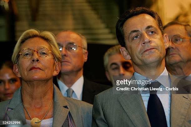 ibalkany's tweet photo. Bon anniversaire Monsieur Le Président...💕
Non, nous n'avons pas changé !!!!🎼🤣🤣
#NicolasSarkozy https://t.co/KgxymDuQL9