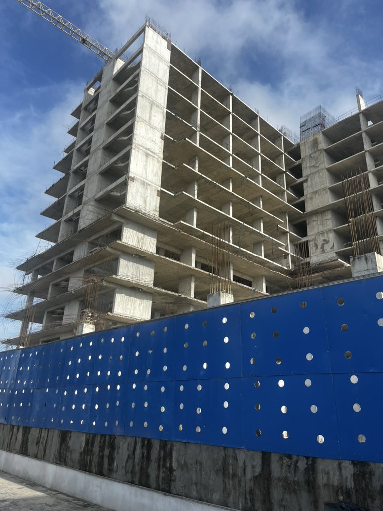 debayor678's tweet image. From my camera lens. 

Concrete, cranes, lines and blue sky. 

From foundation to skyline, greatness takes layers, not luck. 🏗️✨

#UnderConstruction #