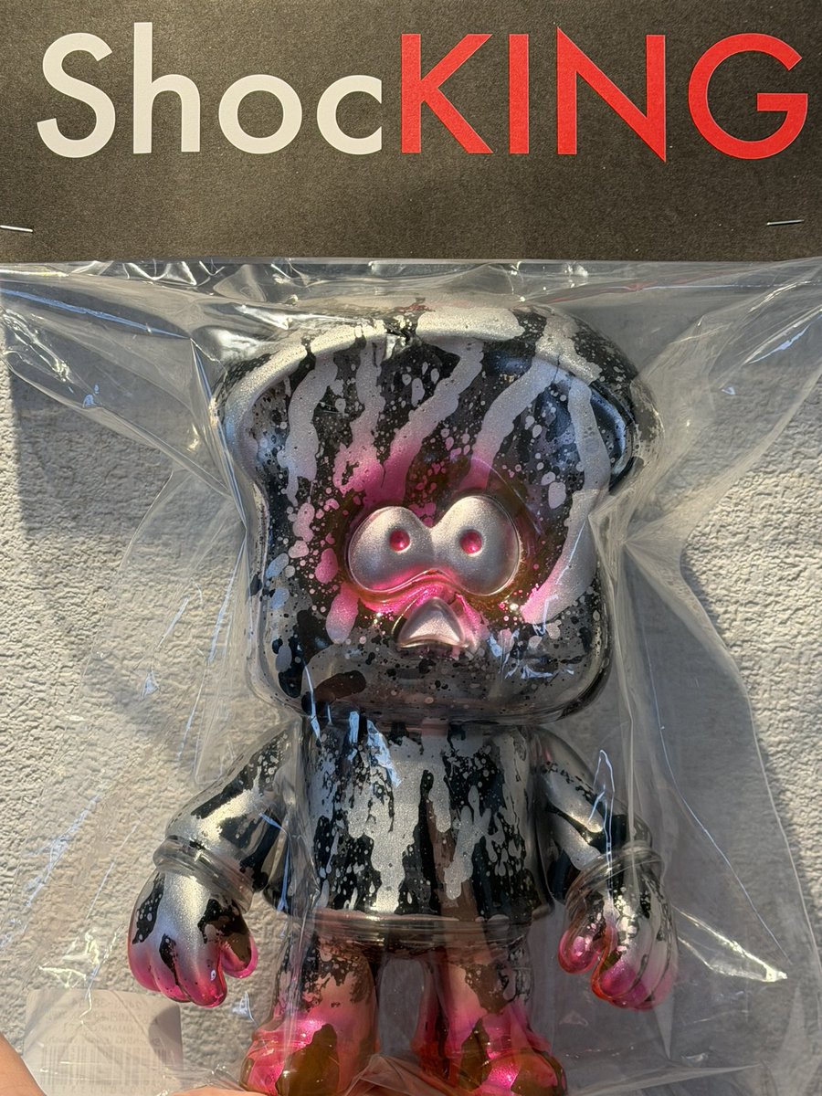墓場の画廊さんで当選した「ShocKING」受取りました😄✨ ボリュームと