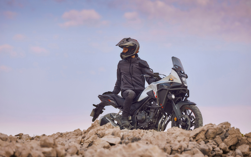 VertuMotorcycle's tweet photo. Finding the ideal bike isn't just about the performance and admiring the design...

It's about how it feels; how it fits you. Some bikes out there complement shorter or taller heights, and here we've rounded them up for you.

🔗 https://t.co/m30X8TlHzW

#VertuMotorcycles https://t.co/37aeSXsz3K