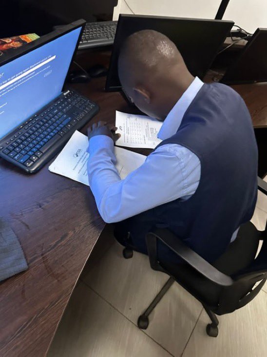 AntonioWallahi's tweet image. Hallo @MercedesBenz 

Do you ship to Kenya or should I book a flight to Stuttgart?

There’s an urgent matter that will be settled by tomorrow morning. Cash, no cheques.

Thank you.