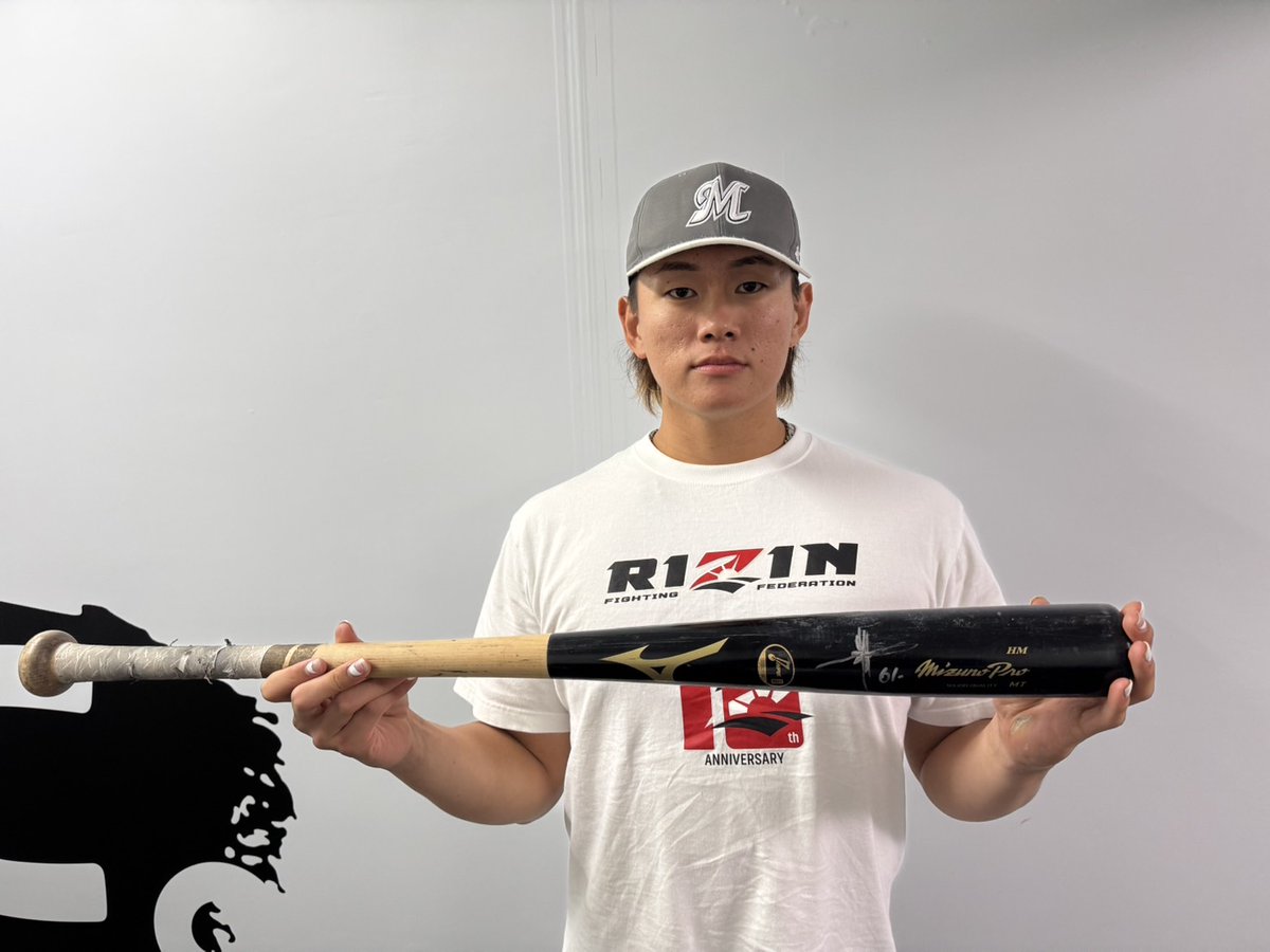 千葉ロッテマリーンズ　松川虎生選手実使用サイン入りエルボーガード 千葉ロッテマリーンズ 松川虎生選手実使用サイン入りエルボーガード