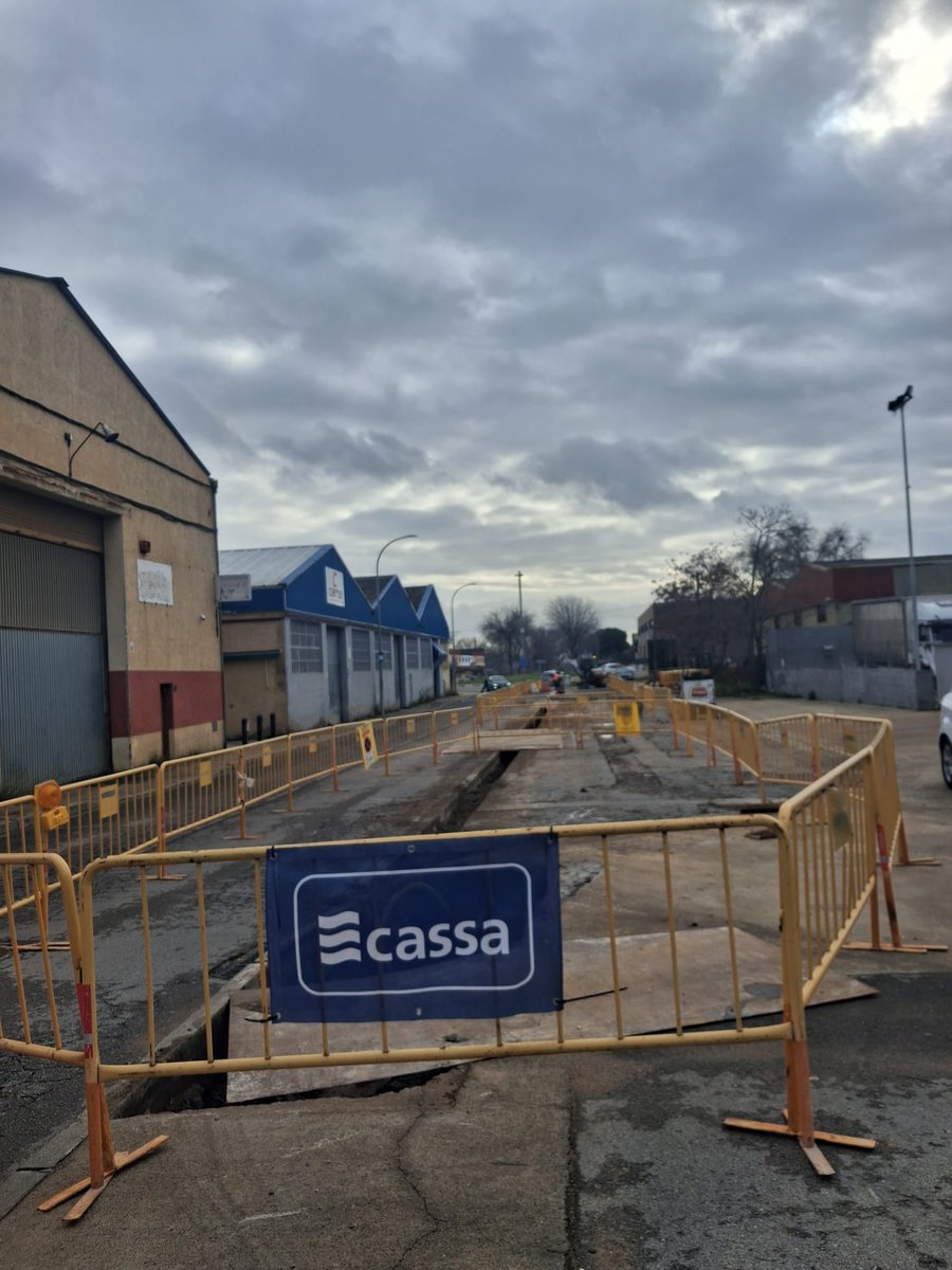 GrupCASSA's tweet image. 🚧💧 Avancen a bon ritme les obres de renovació de la xarxa d’abastament d’aigua a l’Av. Camí Reial de #Palau-solità i Plegamans

✔️Aquesta setmana finalitzarem el primer tram de les obres

✔️A nivell global, renovarem 800 metres lineals de conduccions

#PSiP #CASSA
