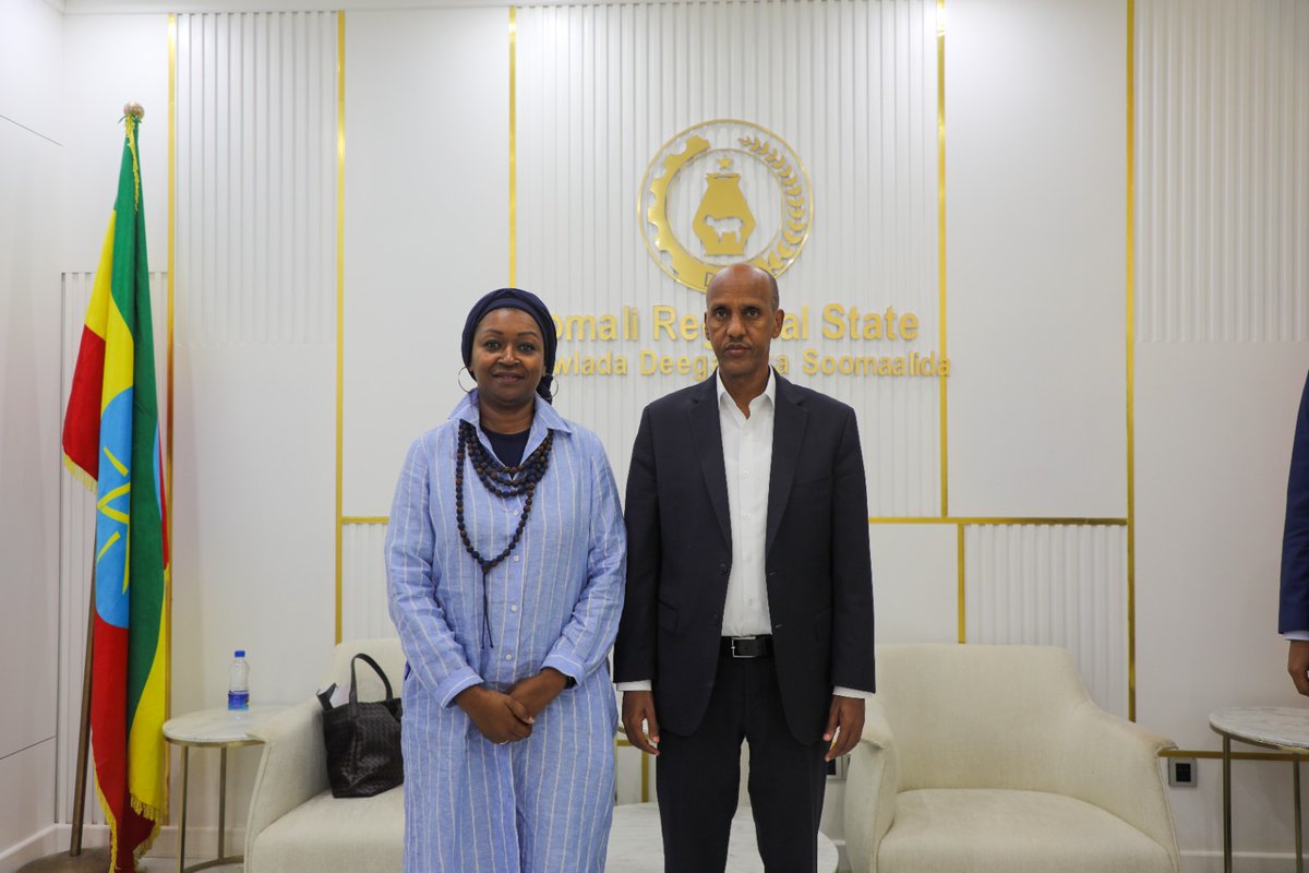 UNHCREthiopia's tweet image. Today in Jijiga, UNHCR rep. @AissatNdiaye met with H.E. @Mustafe_M_Omer to discuss the protection, inclusion, and resilience of #refugees and IDPs in the #Somali region.

Grateful for the Regional Government’s leadership in hosting those in need. 

🇪🇹🤝💙