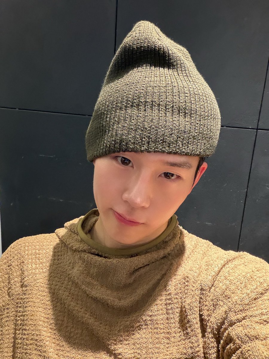smilefever94's tweet photo. 정답!🙋‍♂️
7살 https://t.co/d66mavVOP3