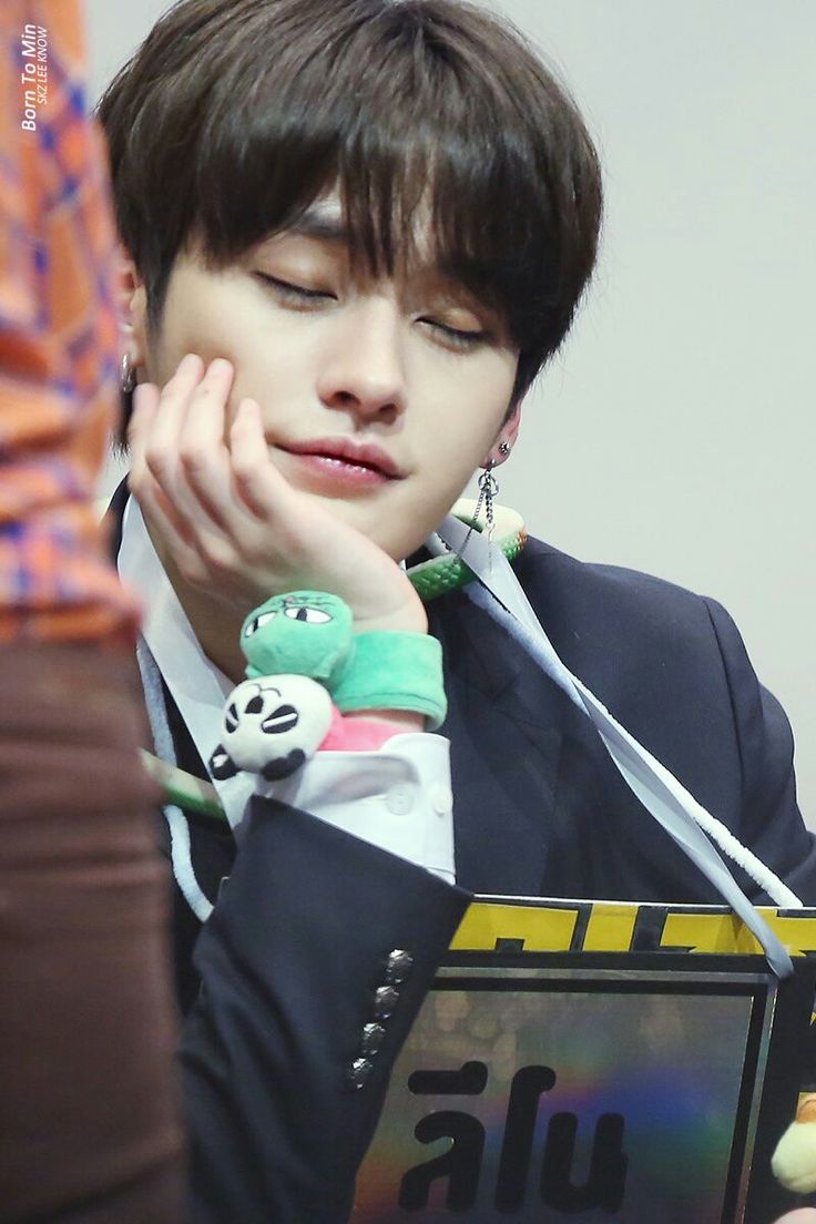 _puddingcat's tweet image. 리노 속눈썹 짱예쁨