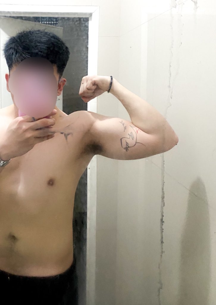 ughdamnn tweet media