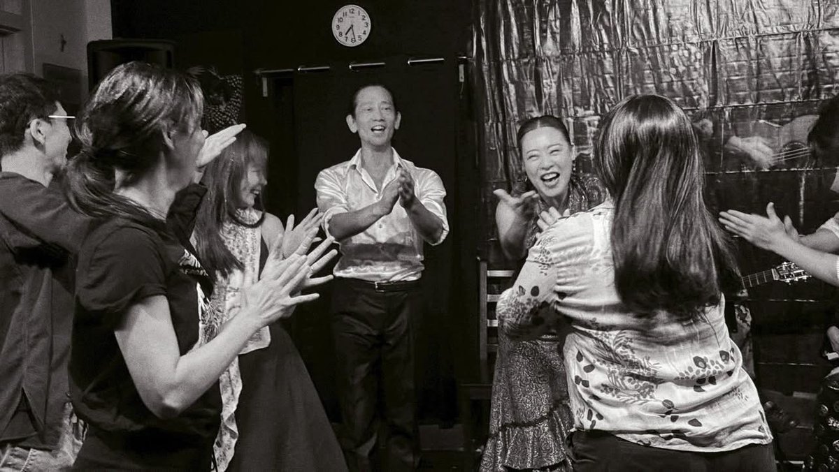 【クラファン残り2日！金曜24時まで】

1日がかりで動画のダウンロードとアップロードを繰り返し💨ついにHDを繋げたままのMACを手に持って移動(動画の書き出しに8時間かかった💦)

クラファンリターンで人気の公演配信の内容を紹介します

1/4 シンガポール