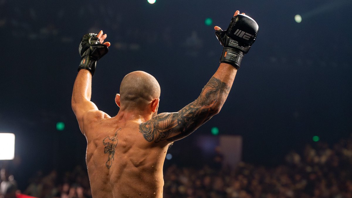 ufc's tweet image. Showing off their skills 🤩

The #UFC325 Open Workouts brought out some of the best fighters competing this weekend! 

[ LIVE on @ParamountPlus ]