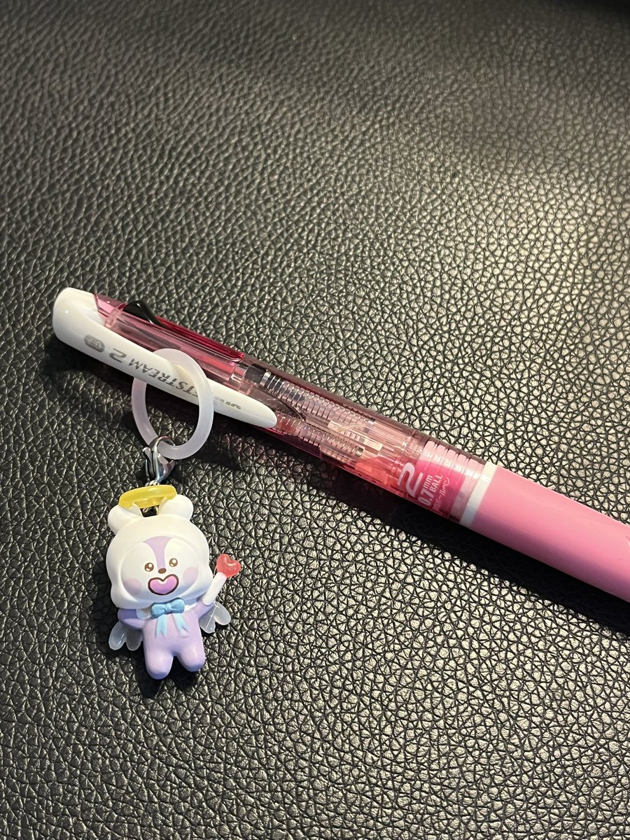久々にガチャガチャやった！1発でマンちゃんでた〜💜💜