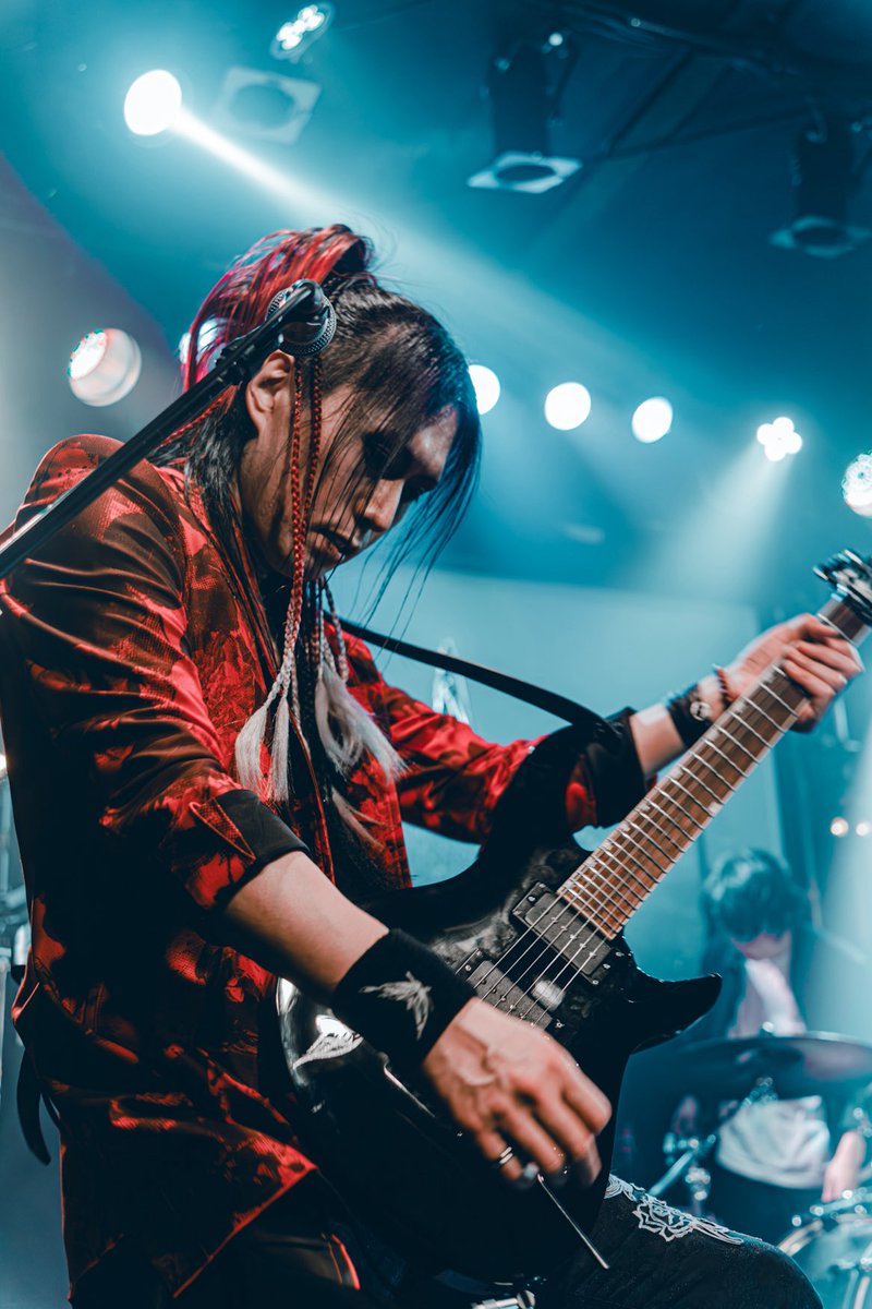 ᵘᵏᵃ tweet media