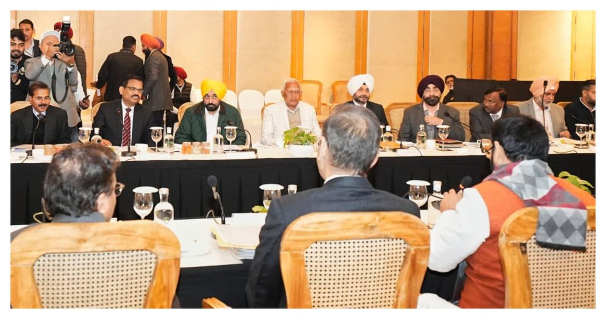 infokhabrimedia's tweet photo. Punjab News: जल पर सियासी संग्राम: मुख्यमंत्री मान का केंद्र और पड़ोसी राज्यों को दिया दो टूक संदेश, जानें
#Khabrimedia
#PunjabNews
@BhagwantMann
#SYLCanal #PunjabHaryana #WaterDispute #WaterRights #PunjabWaterCrisis #InterStateIssue #SutlejYamunaLink #HaryanaNews #IndianPolitics
#latestupdates
@infokhabrimedia

 https://t.co/lR5lPnQfyc