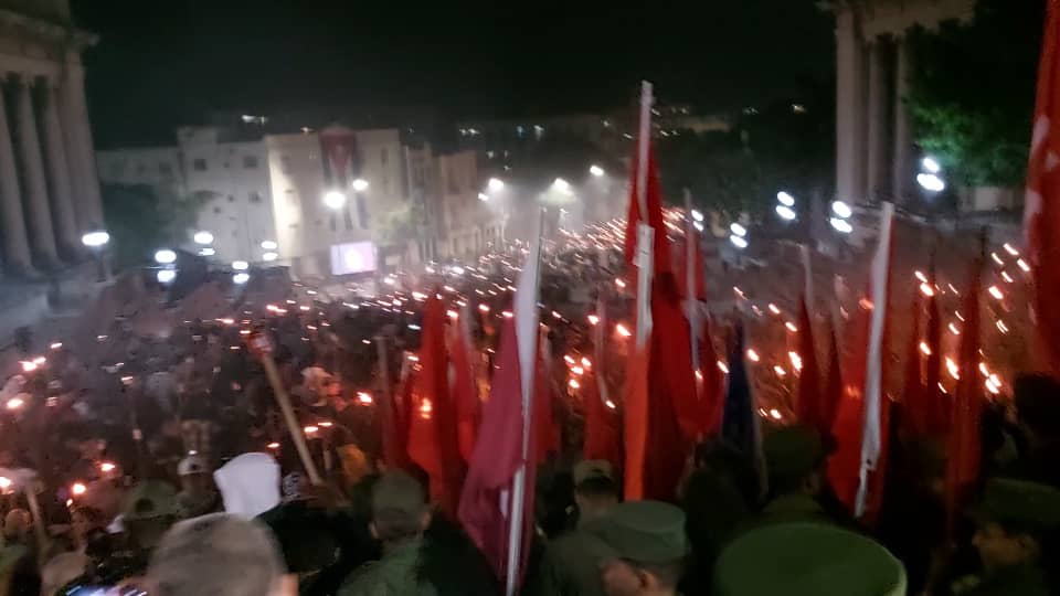 En su 173 Aniversario #MartíVive
Impresionante esta  #AntorchaCentenaria #AntorchaAntimperialista
🇨🇺