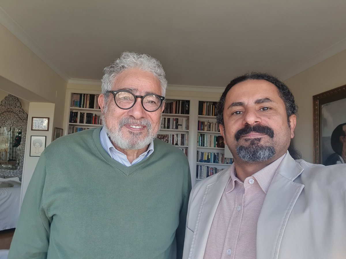 في كل زيارة للقاهرة لابد أن ألتقي بالدكتور عماد أبو غازي الكاتب ووزير الثقافة الأسبق.. وفي كل مرة اتزود بمعين ثقافي. 
Emad Abou-Ghazi