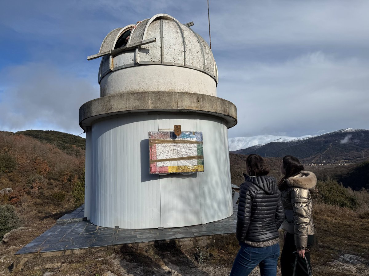 RadioSeu's tweet photo. Un aficionat a l'astronomia de #Senterada cedeix el seu observatori particular a l'Ajuntament. #Pirineu #PallarsJussà @parcastronomic + informació: https://t.co/ncwcCsQtcT (Fotos: ACN/@martalluvich) https://t.co/KTWXNoN4ab