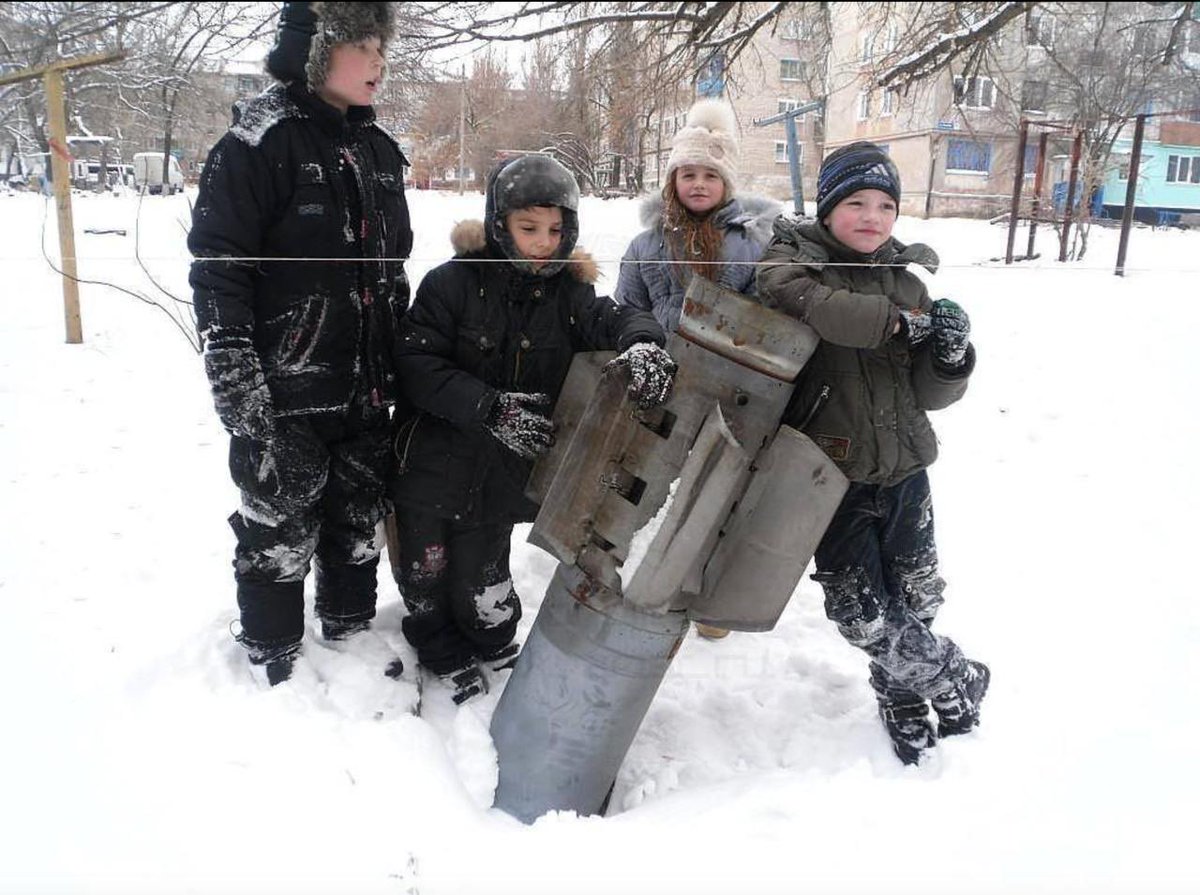 #WarData 
📸Children of Donetsk. This photo is exactly 11 years old today! Imagine how old these children are, who grew up in war and did not know peace!

And after this, will anyone talk about "Russian aggression"?!