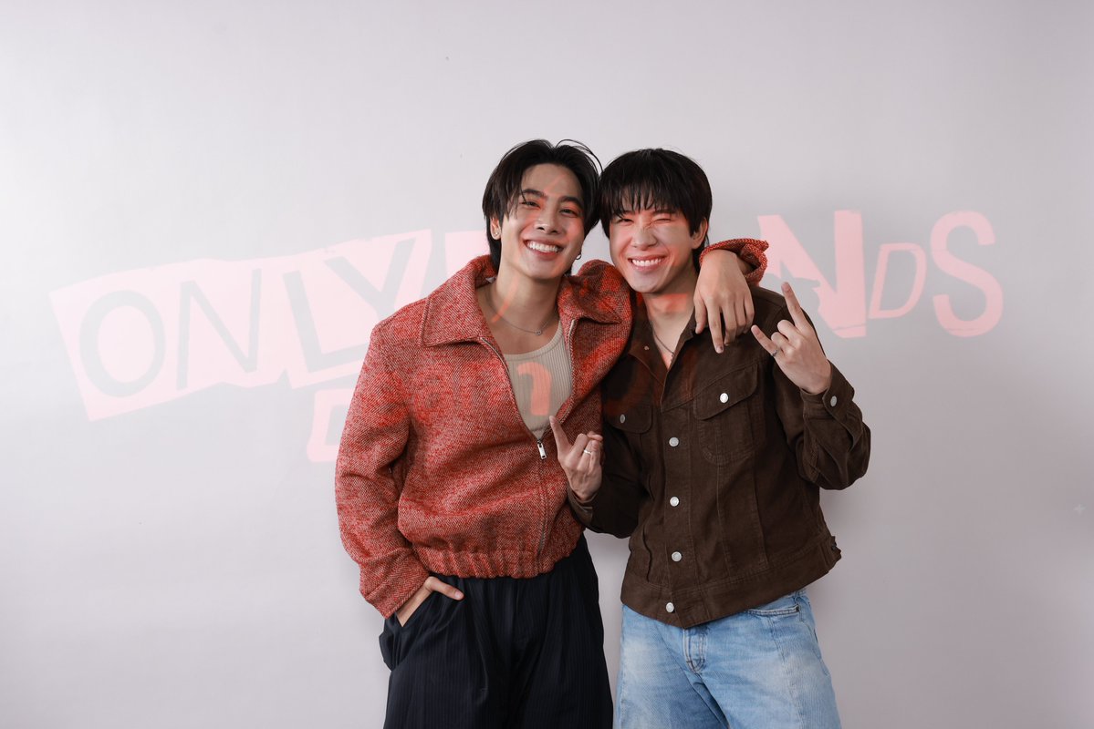 พบกับสองพ่อแงวพิน้องลิงซ์กับคุณดีน😻เค้าจะมาคุยอะไรกันบ้าง ไปดูเล้ย!
🔗 youtu.be/gHgumN0s4U0

#CatForCash
#Basedon2StoriesEP6
#GMMTV