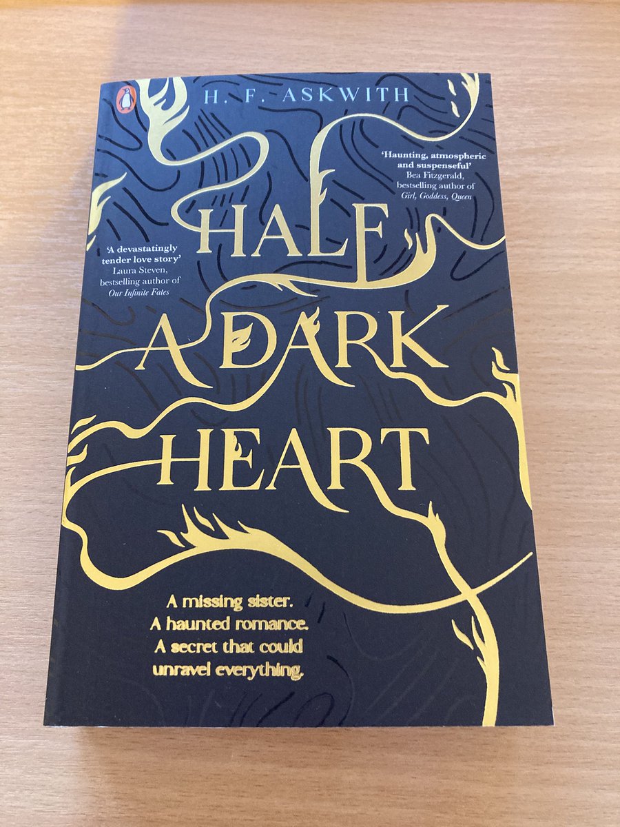 fionamsharp's tweet image. Book post. Thank you @PenguinHuddleUK #HFAskwith #HalfADarkHeart