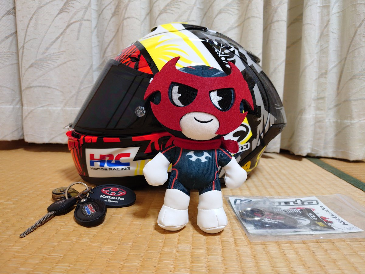 redhot125nao's tweet photo. 我が家にもKabutoマンが来てくれました!
今年の目標は全日本や鈴鹿8耐、MotoGPでライダーとKabutoマンのぬい撮りしたいです!
本当にありがとうございました。
#Kabuto
#カブトマン
#Mir36
#HondaHRCCastrol https://t.co/ogGbCofiiC