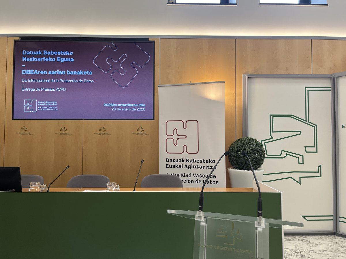 avpd_dbea's tweet photo. Nos encontramos en el Parlamento Vasco (@PVasco_EuskoL) para dar comienzo a la Entrega de Premios AVPD con motivo del Día Internacional de la Protección de Datos. 🏆

#DatuBabesa #ProteccionDeDatos #privacidad #avpd #dbea https://t.co/bw2zsBtBTd
