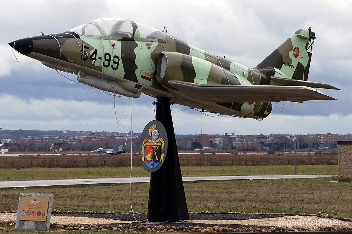pedrospotter's tweet photo. #BuenosDias visita el día de ayer con @AmigosMuseoAire / @FOTOgrAAMA al #CLAEX (Centro Logístico de Armamento y Experimentación)

✈️
#CASA #C101EB #Aviojet (XE.25-04/54-99)
@EjercitoAire
✈️

#spotter #spotting #aviation4u #aviationdaily #planespotting #avgeek @Web_AME #Military https://t.co/V3RC5IivGM