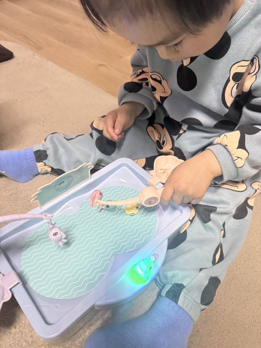 ZeusDisc's tweet image. 孫と釣りをしてます。
いつの日か船に一緒に乗るのが夢‼️