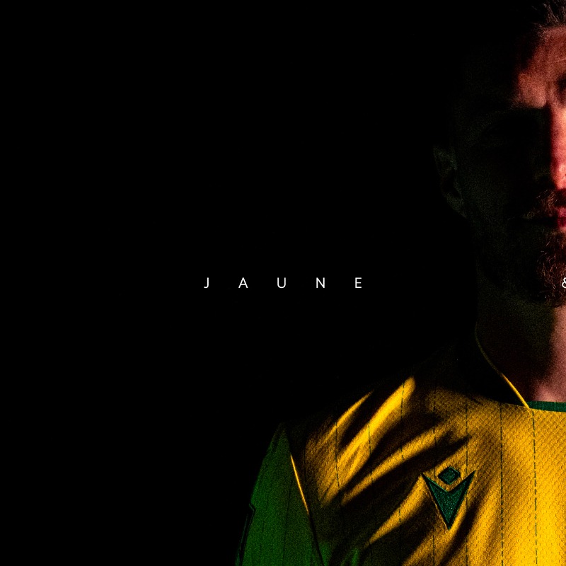 FCNantes's tweet photo. ✍️⌞ Frédéric Guilbert est Jaune et Vert. 

#OnEstNantes