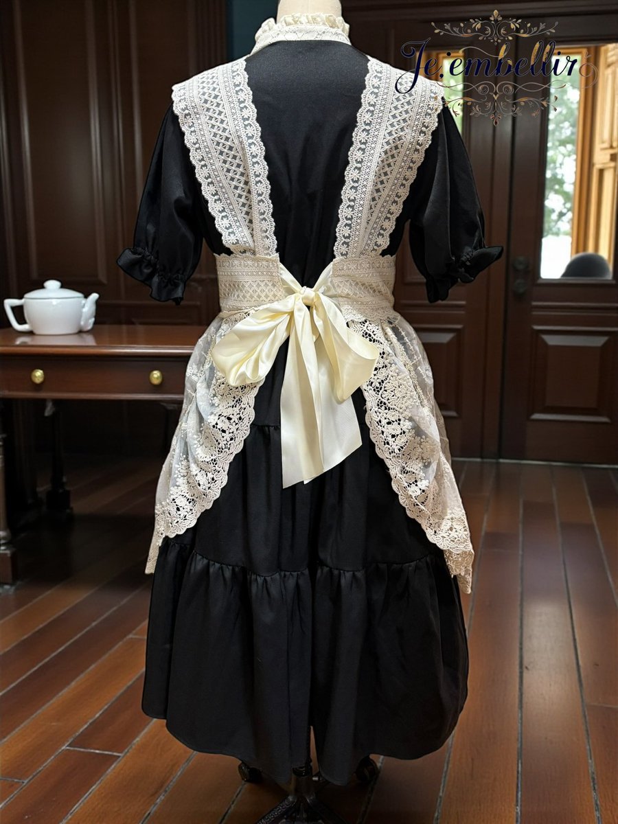 OR_Chelseah's tweet photo. 【お知らせ】
Élise（エリーズ）のレースタブリエ
ご予約での販売を決定させて頂きました。
最終シルエットは、スカラップ   →薔薇モチーフレース叩きつけに変更致しました。
ロマアラの2/8まで、送料無料にて販売させて頂きます☺️✨

ロマアラには、見本を１枚お持ち込み致しますので、ご試着頂けます♪

¥15,500
発送予定日3/14〜

BASEにて発売させて頂きますので、ぜひチェックして頂けたら嬉しいです☕️

#ロマアラ
 #レースタブリエ
#Je_embellir