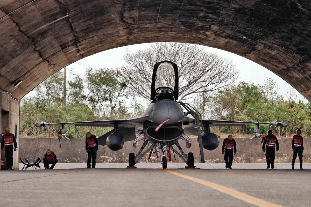 MoNDefense's tweet photo. On Day 2 of the #ROCArmedForces annual media event Increased Readiness during Chinese New Year, the #ROCAF showcased the rapid restoration of aircraft operational capability and the effectiveness of Skyguard air defense systems. https://t.co/du6cac2UZI