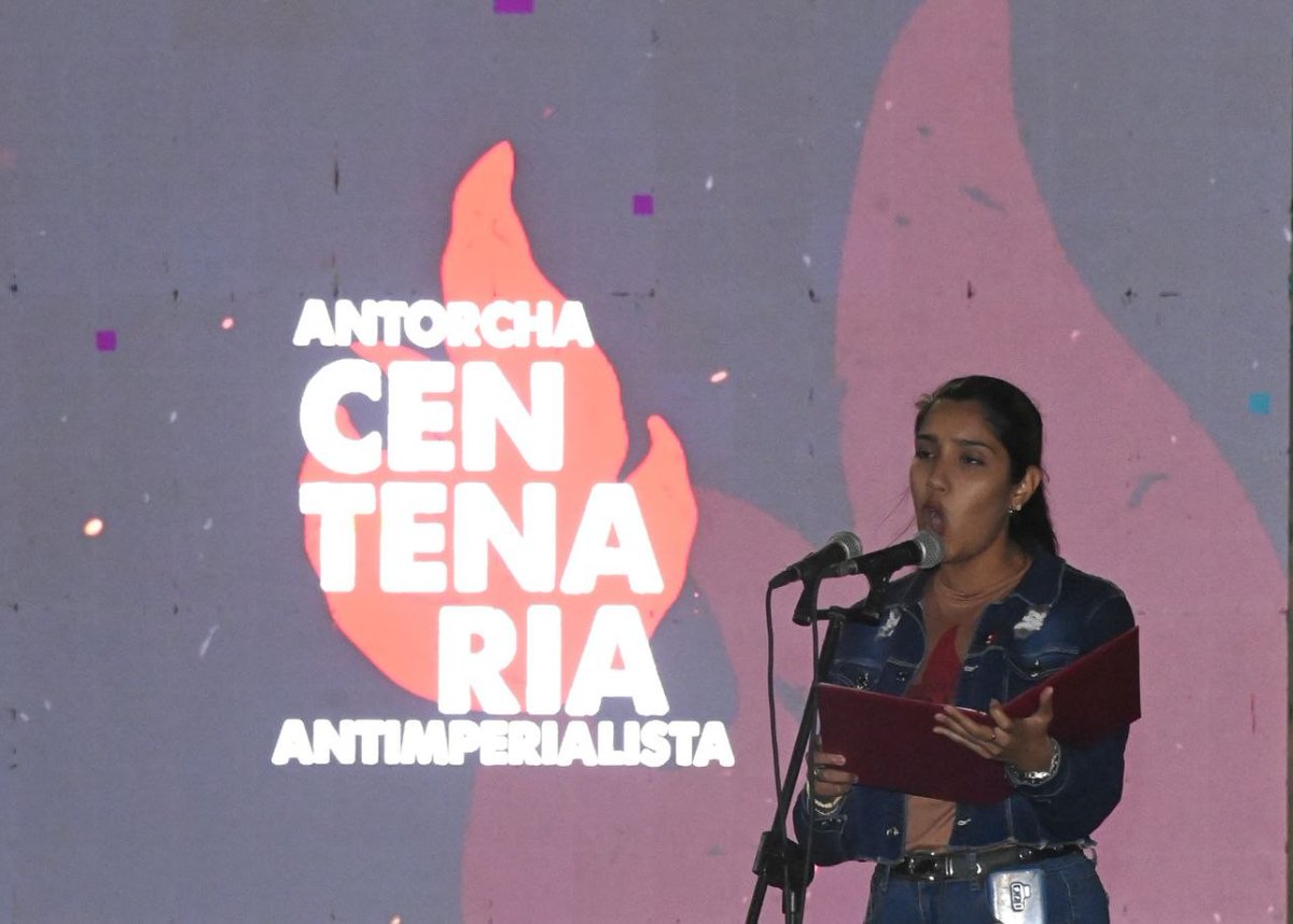 🇨🇺| El presidente Miguel Díaz-Canel Bermúdez encabezó la histórica Marcha de las Antorchas, que reúne en la escalinata de la Universidad de La Habana a miles de jóvenes cubanos, en homenaje al Apóstol José Martí y al Comandante en Jefe, Fidel Castro Ruz.