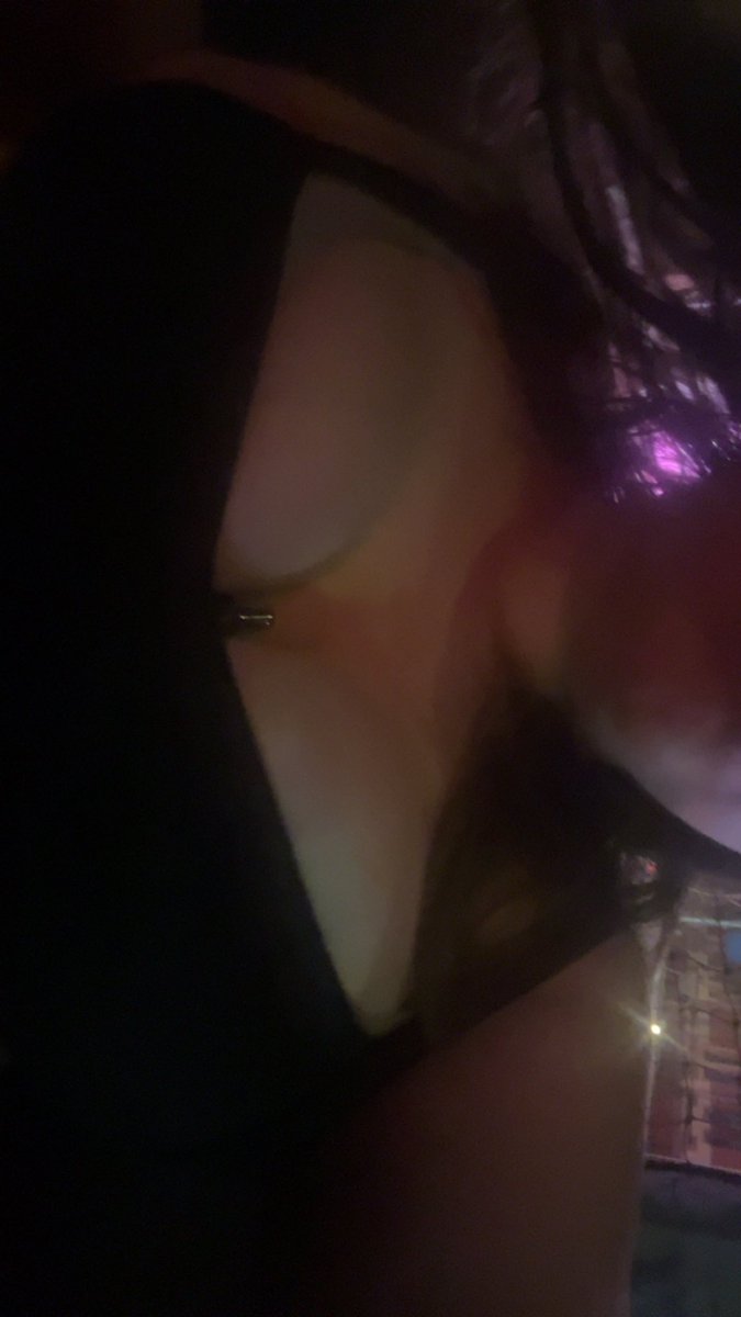defineher02's tweet photo. Waiting for him to text back so I can sit on his face 🙄
#nsfwtwtًً  #subtwt #sub #ropebunny #cnc #nsfwtwtًًًٌٌٍِّْْٓb https://t.co/aut8O6g3Xu