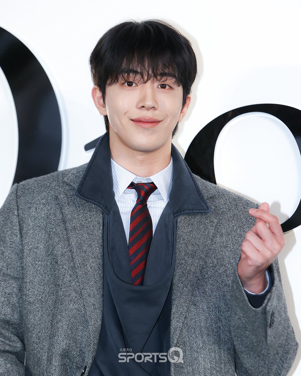 누가봐도 차기작 있는 얼굴로 등장하더니 
쫀득하게 >코드< 차기작 가져와 주는 차카니=남주혁