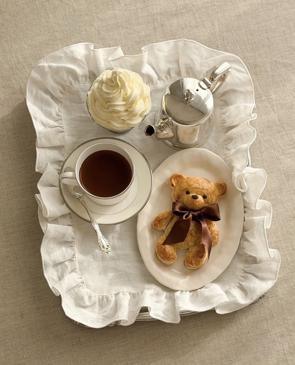 geniuswomanvibe's tweet image. tea time🫖