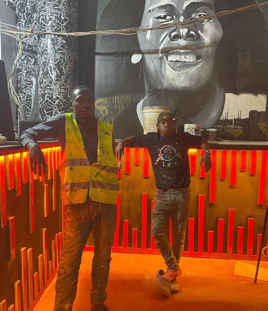 GIDEONARTPRO1's tweet photo. New: CHAMP Lounge, focusing and influencing beauty by painting,crafts for valentine dudes in town, who loves my artwork ,let's all visit to the new lounge!#paintings #uganga #bubuxrv #bars https://t.co/uvVyL5643d