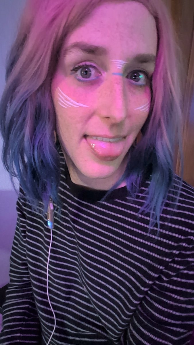 CyberZyra's tweet photo. I'm cute I promise https://t.co/FtmVEhJ1XU
