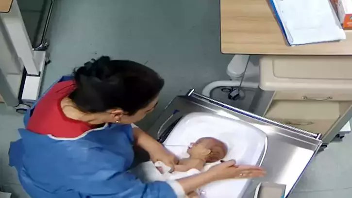 📌 Hakimden, bebeğe şiddet uygulayan hemşirenin ‘erişim engeli’ talebine, 'basın özgürlüğü' reddi

📎 dha.com.tr/2807201