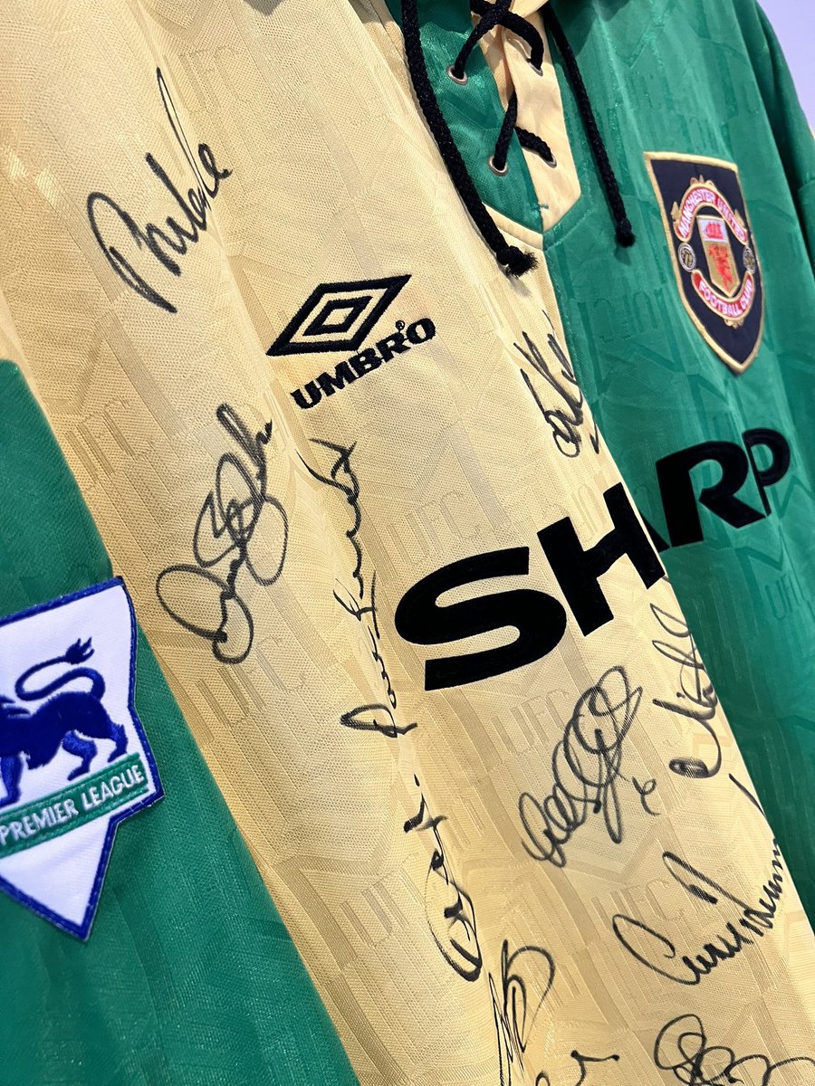 Maybe the most sought after Man Utd Shirt in Long Sleeve. 🥰