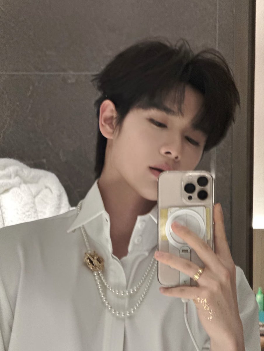 เทพบุตรของพี่ รูปนี้เหมือนมีปีกเลย อิอิอิ 🥰

#นายท่านกรชิต #高卿尘
#GaoQingchen