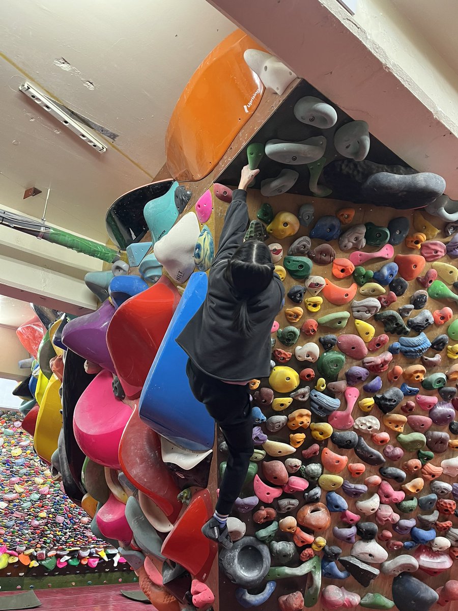 VolnyClimbing's tweet photo. VOLNY相模原ではキッズスクール生を募集中！
様々な傾斜のまぶし壁に加え4歳頃から登れるキッズウォールをご用意！
自分に合う壁で登ることができます🧗‍♀️

スクール体験はこちらから↓

https://t.co/MVfJqVhTuF

#ボルダリング #習い事 #お出かけ #町田 #八王子 #神奈川 #相模大野 #クライミング https://t.co/ZzwkZZsO7a