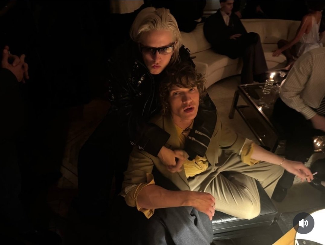 SiLaudh's tweet photo. Chilling with Dasha, a young director and screenwriter at the after party? On Geek mode even at a party Connor?😂😂 just have fun please and take all of it. U deserve it. #connorstorrie #ConnorStorrieFashionWeek 
#ConnorStorriexYSL 
#ConnorStorrieyslafterparty https://t.co/tsPRvo31Zq