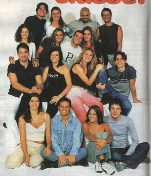 alessiouchihax's tweet photo. Chissà se Miguel Bosè nel 2002 (ai tempi di Operazione Trionfo) andasse a letto con Rossana Casale, e poi con Federico Russo, Lidia Schillaci, Bruno Cuomo, Sara, Giuseppe, Daniele, Brunella, Cindy, Jacopo, eccetera...
#Falsissimo #Corona #CosediTv #AscoltiTv #Mediaset #anni2000 https://t.co/IO1NBlYb5o