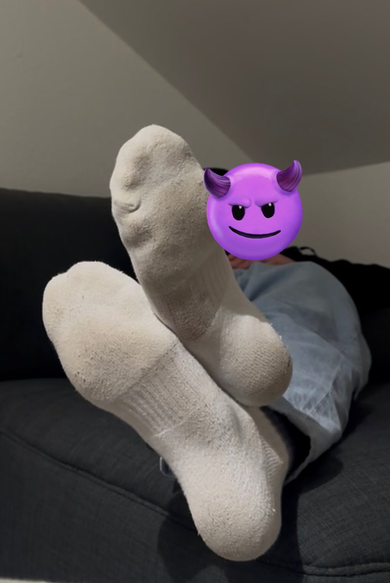 What would you do? 🧦👅