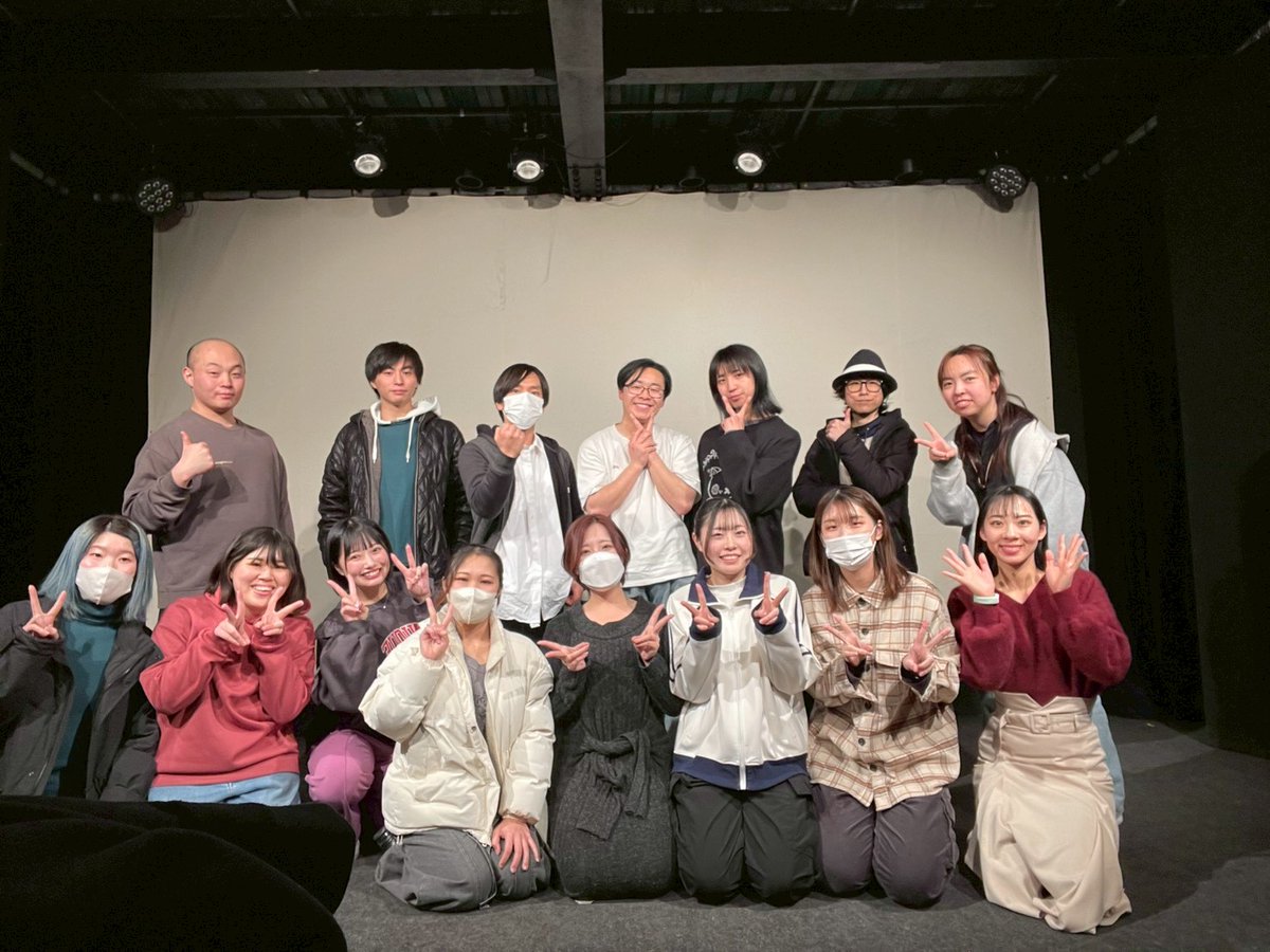 Stonesoya's tweet photo. 遅くなりましたが、第2回目の朗読劇が無事千穐楽を迎えました✨

初めての音響をやるなど戸惑いましたが、キャストの皆さんのお陰で大盛況です😄

総動員数は129名で、お陰様で満席でした⭐️

第3回目も準備中ですので、役者志望の皆さんと繋がれたらと思います😊 https://t.co/1hr9fcs84f