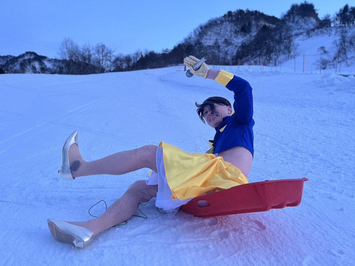 りっちゃんページ あなたにオッパッピー中継 胎内スキーに現れた 森高千里さん風の