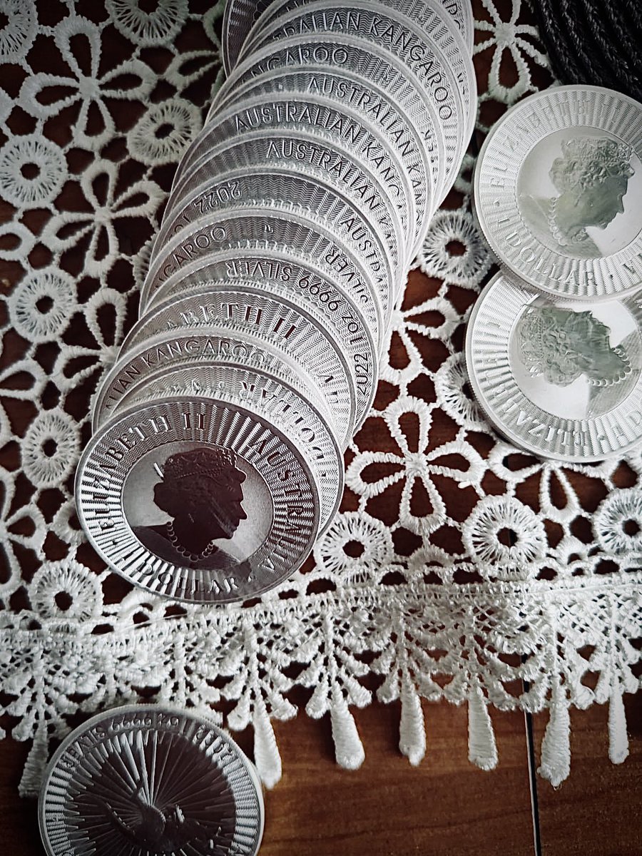 niezyskowny tweet media