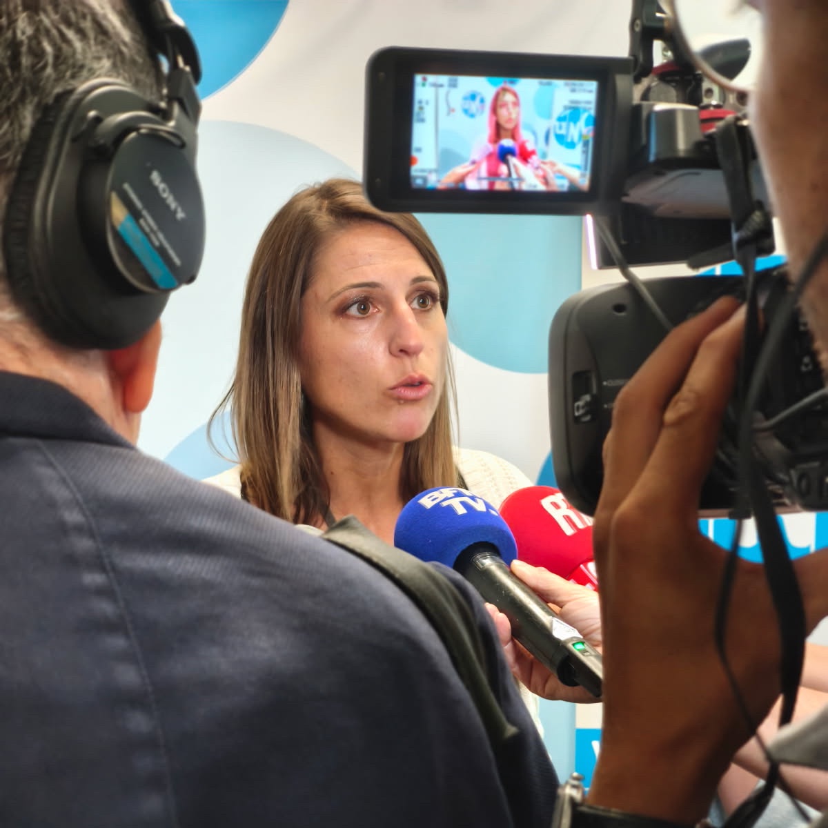 <a href="/EAM_seunsa/">Elisabeth Allain-Moreno</a> dans <a href="/lemondefr/">Le Monde</a> sur l'annonce du retrait de 4000 postes ⤵️

« Ces retraits de postes sont catastrophiques ! Peu importe la démographie, nous avons besoin de moyens pour réparer ce qu’une politique éducative inadaptée depuis 2017 a généré. »

👉 lemonde.fr/societe/articl…