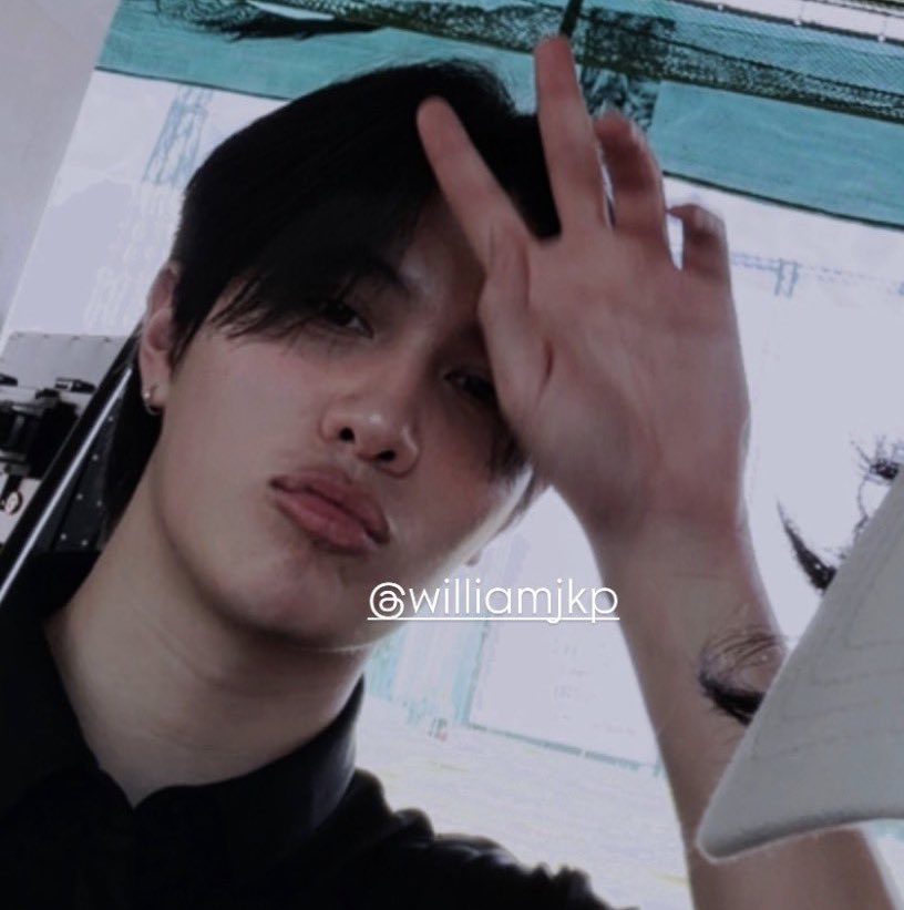 jwillestt's tweet image. WILLIAM PLAYING GOLF TODAY?! 😋🖤

looking so pretty like always!!! so happy to see how he spend his free time with friend and hobbies &amp;lt;3

#williamjkp