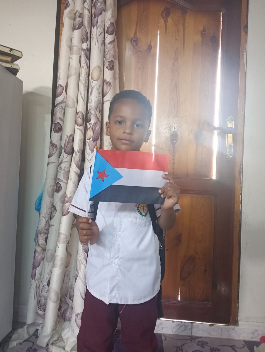 اطفالنن من دون نكلمهم يفتخرون بشعايرهم خير من مليون خاين لبلاده